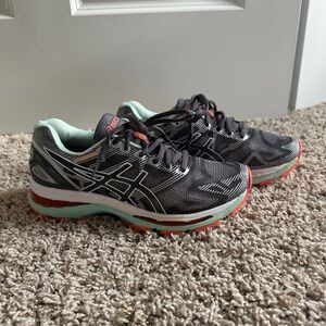 ASICS Grey Running Sneakers Women’s Size 7 Preowned